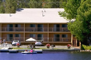 Pet Friendly Big Bear Lakefront Lodge in Big Bear Lake, California