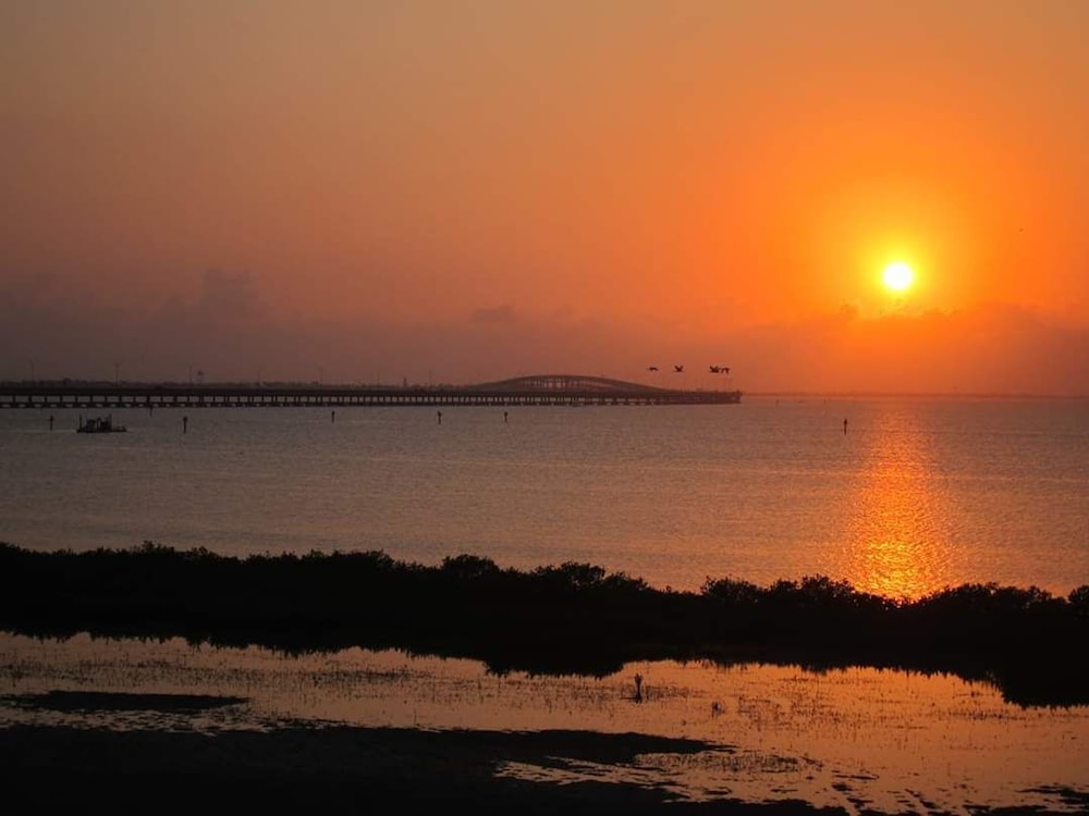 Pet Friendly Blue Bay Inn & Suites in South Padre Island, Texas