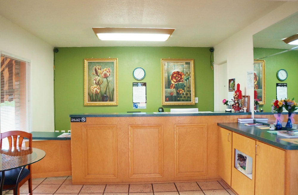 Pet Friendly Classic Inn Red Bluff in Red Bluff, California