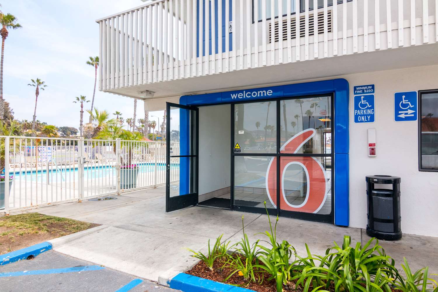 Pet Friendly Motel 6 Ventura Beach in Ventura, California