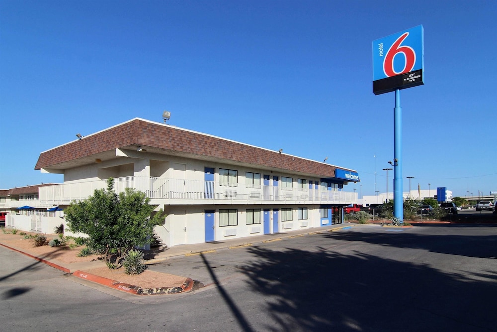 Pet Friendly Motel 6 San Angelo in San Angelo, Texas