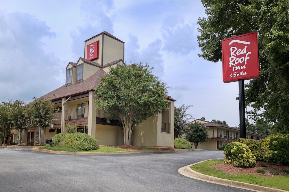 Pet Friendly Red Roof Inn & Suites Spartanburg I 85 in Spartanburg, South Carolina