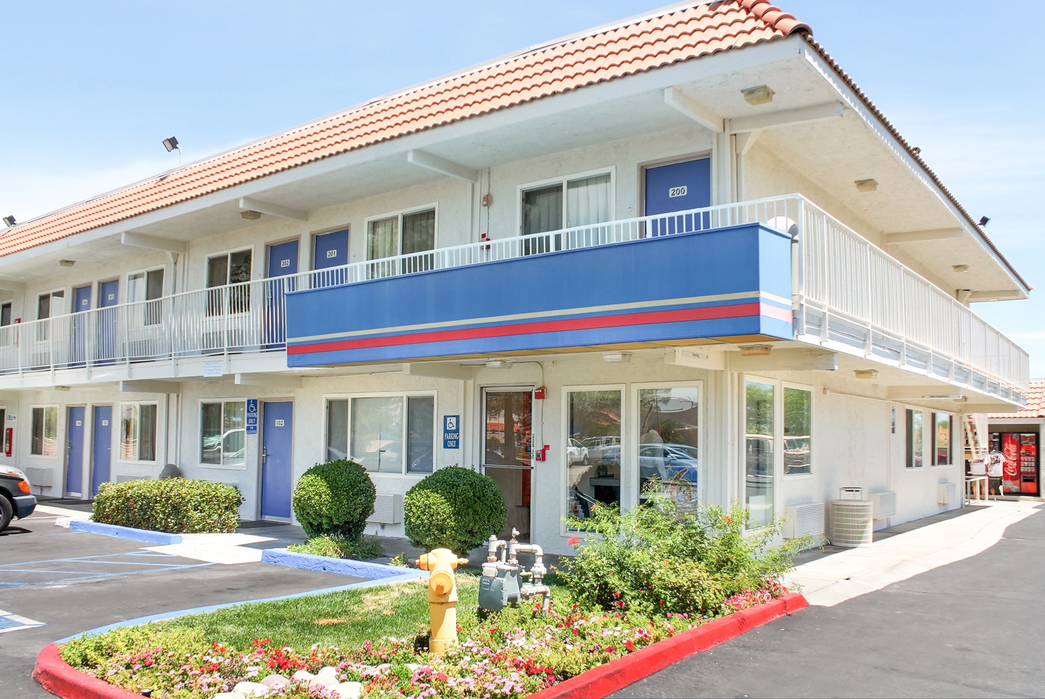 Pet Friendly Motel 6 Lancaster in Lancaster, California