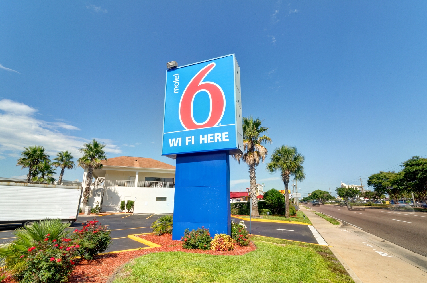 Pet Friendly Motel 6 Destin in Destin, Florida