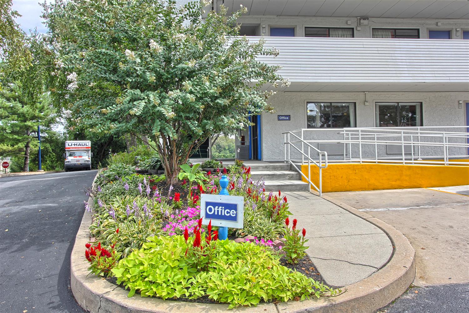 Pet Friendly Motel 6 York in York, Pennsylvania