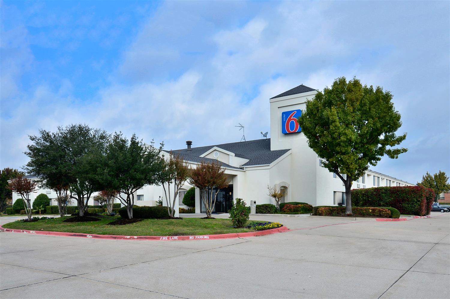 Pet Friendly Motel 6 West Plano - Frisco Tx in Plano, Texas