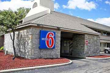 Pet Friendly Motel 6 Dayton- Englewood in Dayton, Ohio