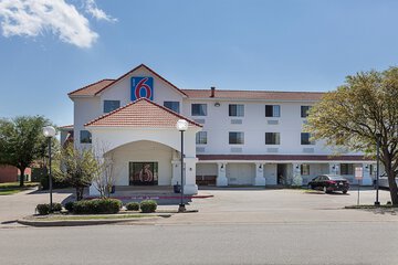 Pet Friendly Motel 6 Ft Worth - Bedford Tx in Bedford, Texas