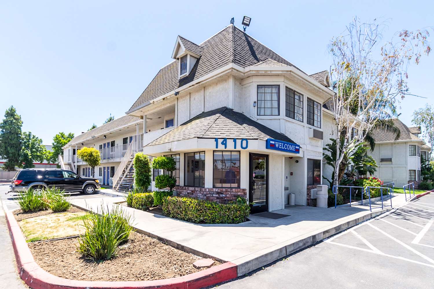 Pet Friendly Motel 6 Merced North in Merced, California