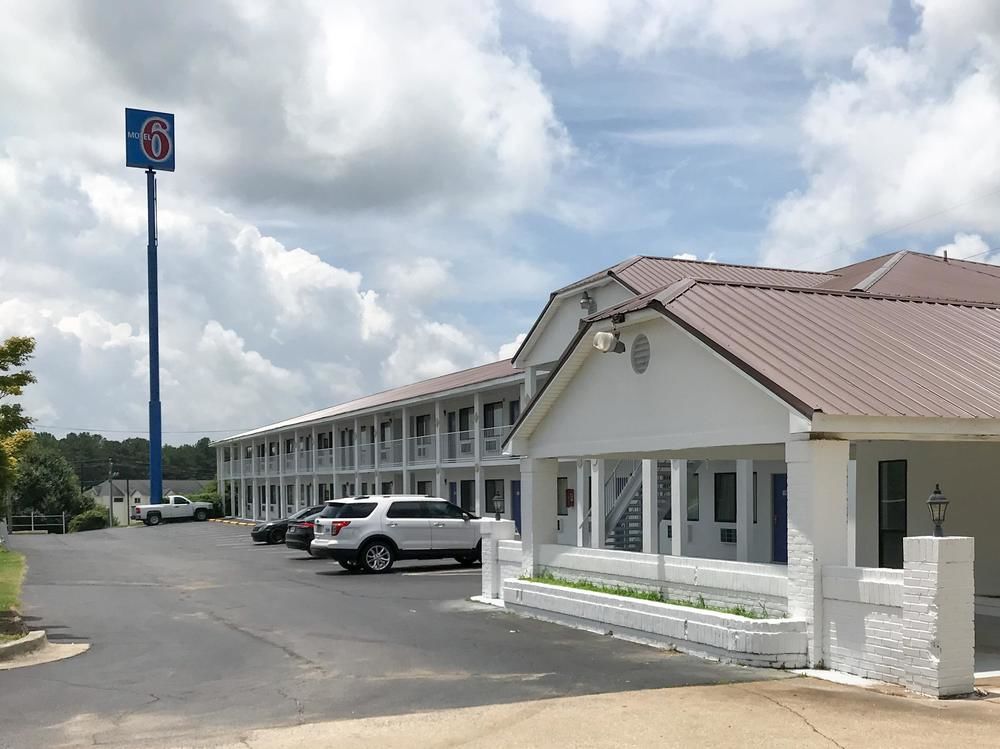 Pet Friendly Motel 6 Bremen Ga in Bremen, Georgia