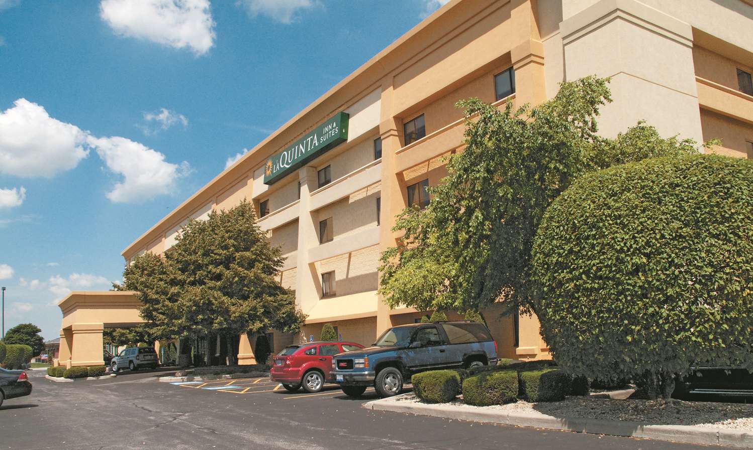 Pet Friendly La Quinta Inn & Suites Chicago Tinley Park in Tinley Park, Illinois