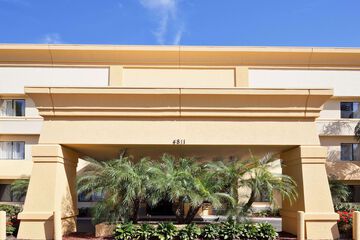 Pet Friendly La Quinta Inn & Suites Tampa Fairgrounds - Casino in Tampa, Florida