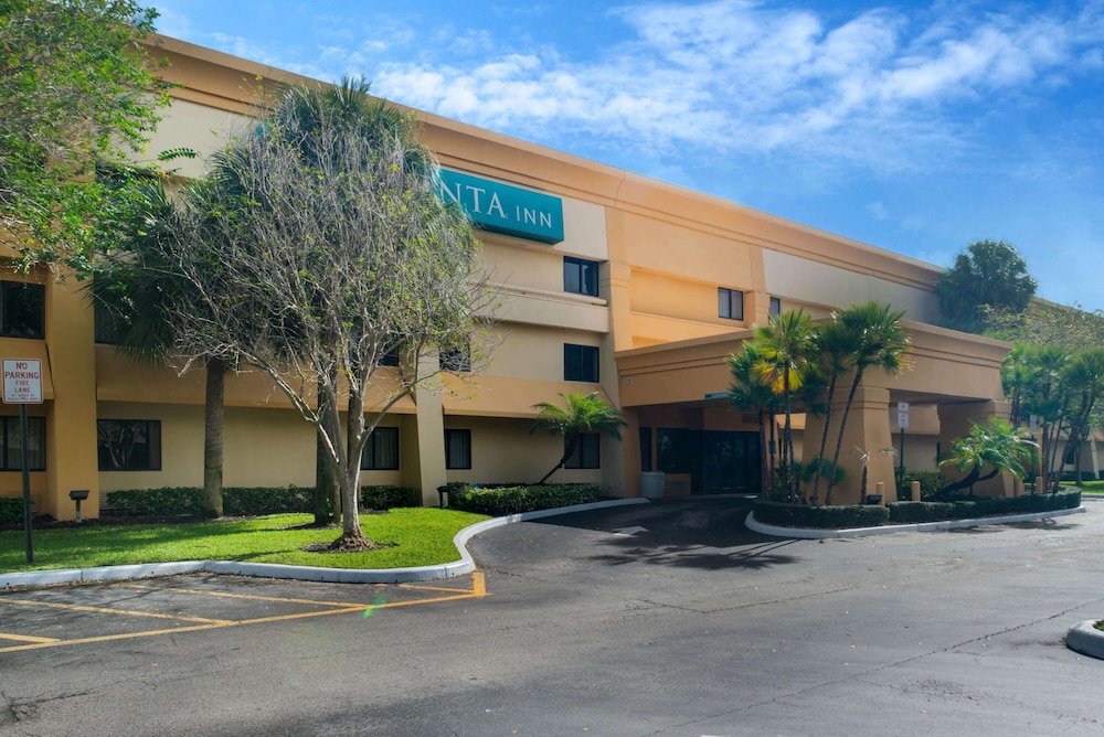 Pet Friendly La Quinta Inn Ft. Lauderdale Tamarac East in Fort Lauderdale, Florida