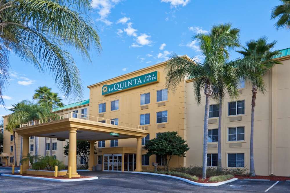 Pet Friendly La Quinta Inn & Suites Lakeland East in Lakeland, Florida