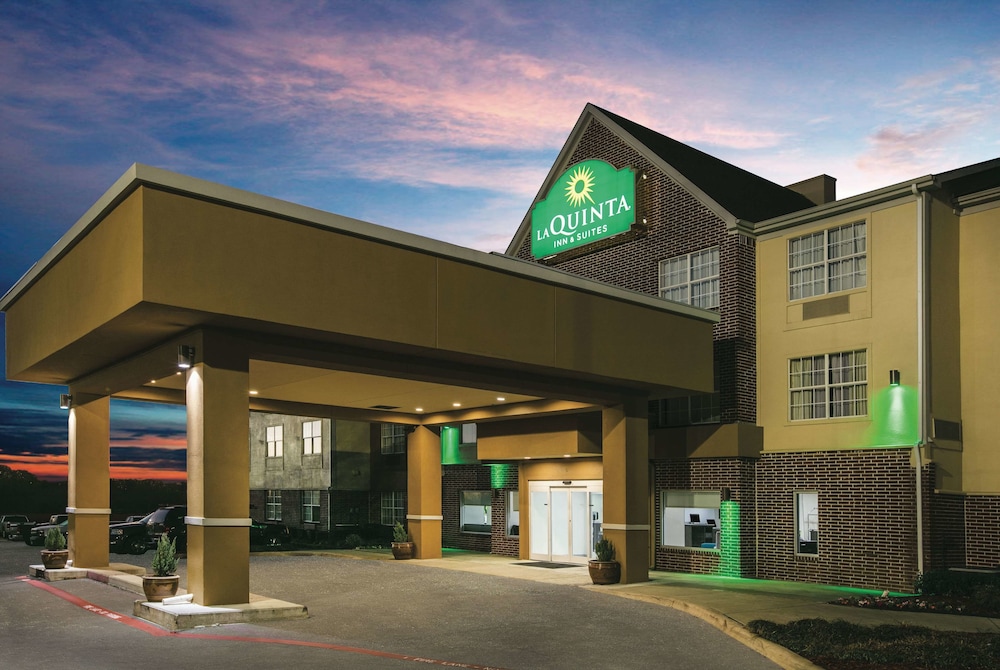 Pet Friendly La Quinta Inn & Suites Dallas Mesquite in Mesquite, Texas