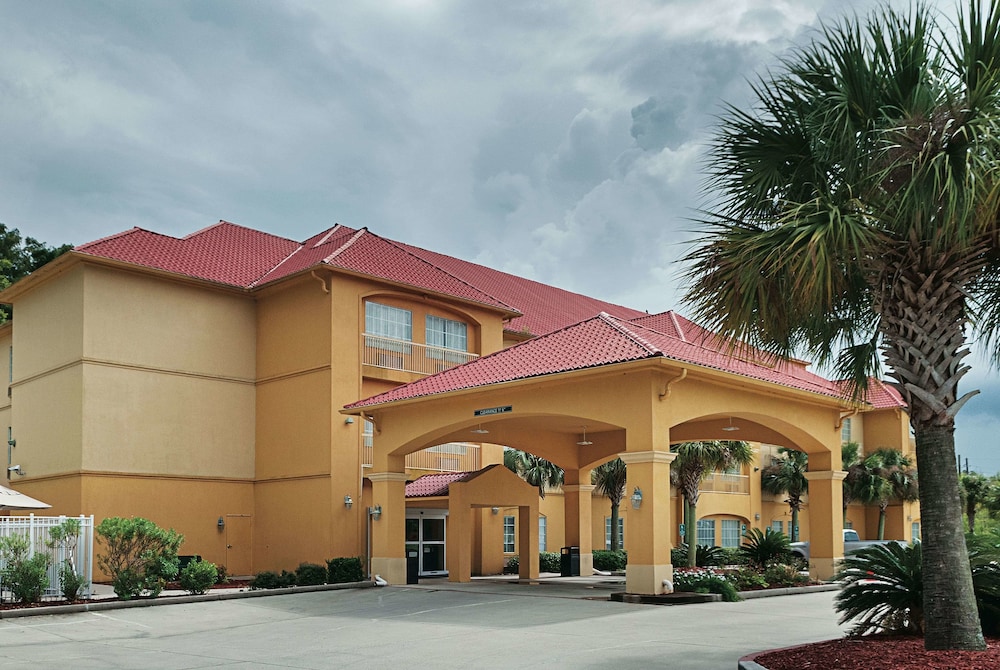 Pet Friendly La Quinta Inn & Suites Houma in Houma, Louisiana