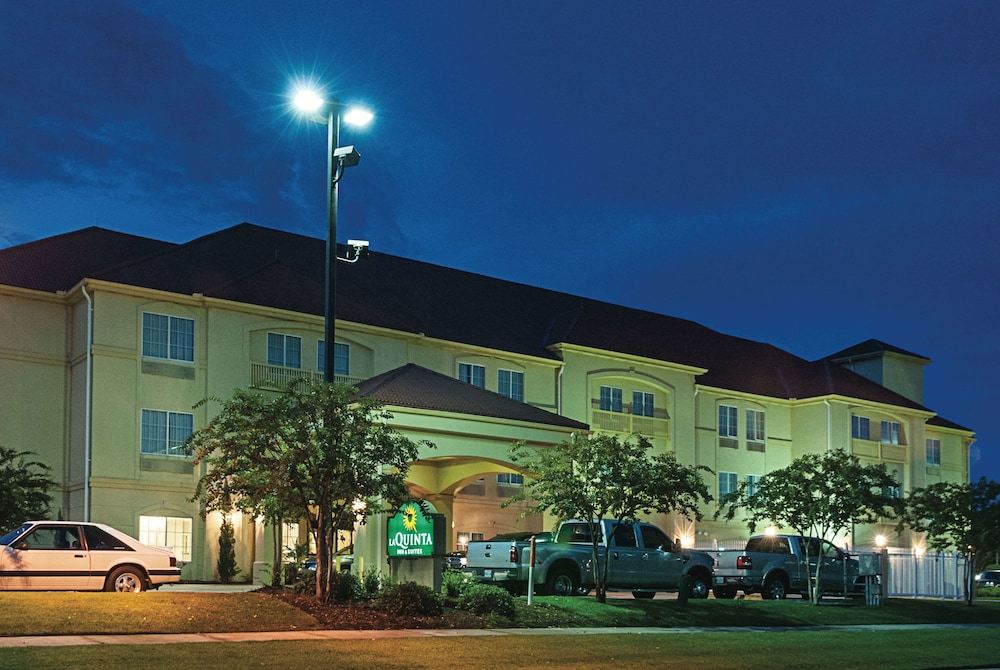 Pet Friendly La Quinta Inn & Suites Slidell - North Shore Area in Slidell, Louisiana