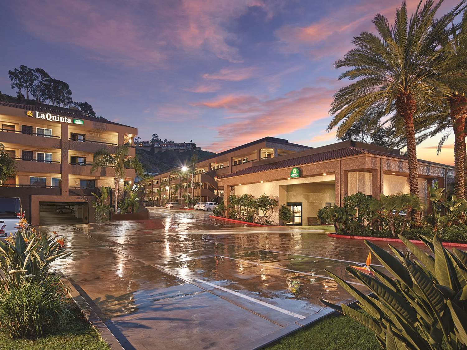 Pet Friendly La Quinta Inn & Suites San Diego SeaWorld - Zoo Area in San Diego, California