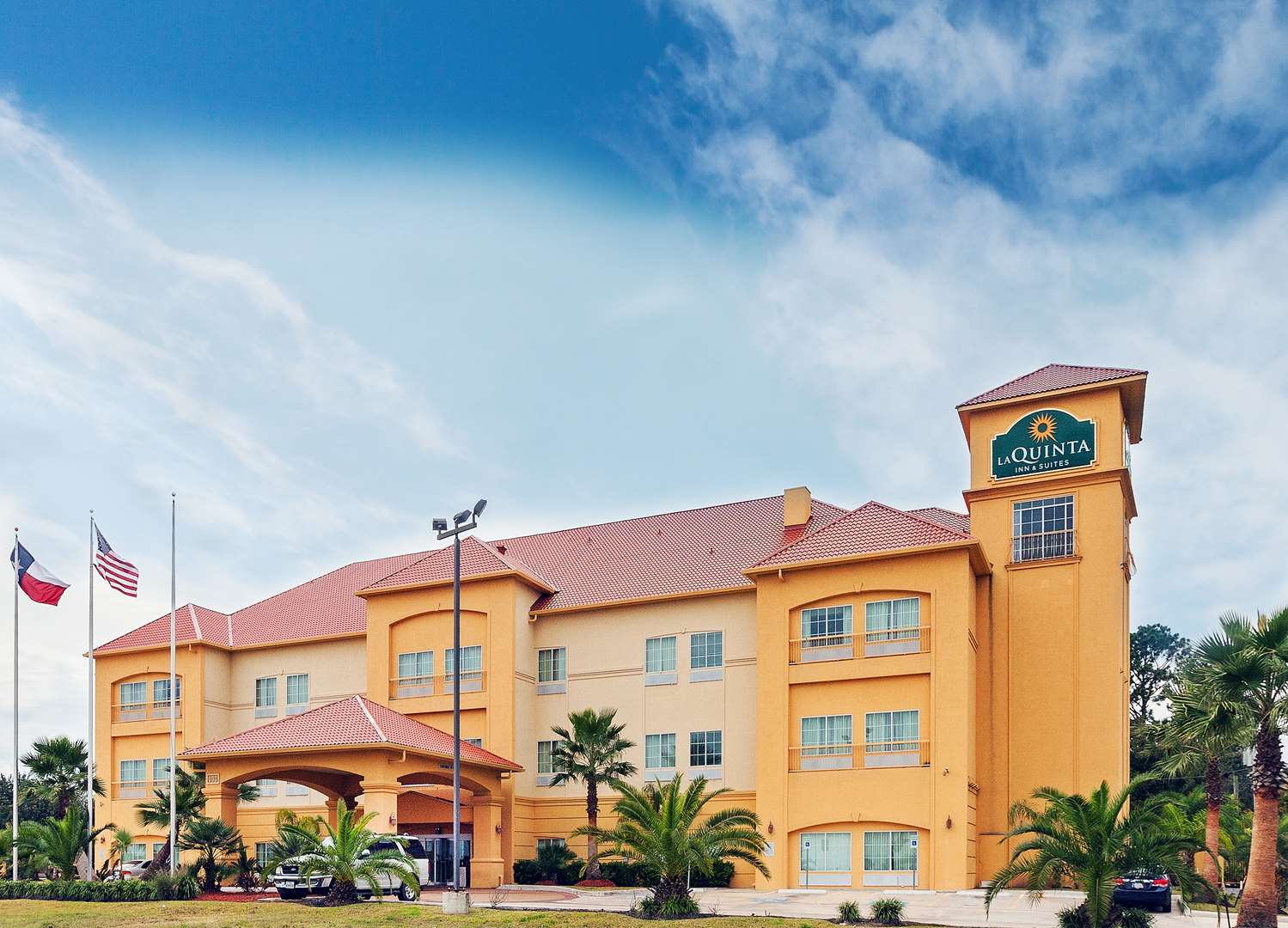 Pet Friendly La Quinta Inn & Suites Alvin in Alvin, Texas