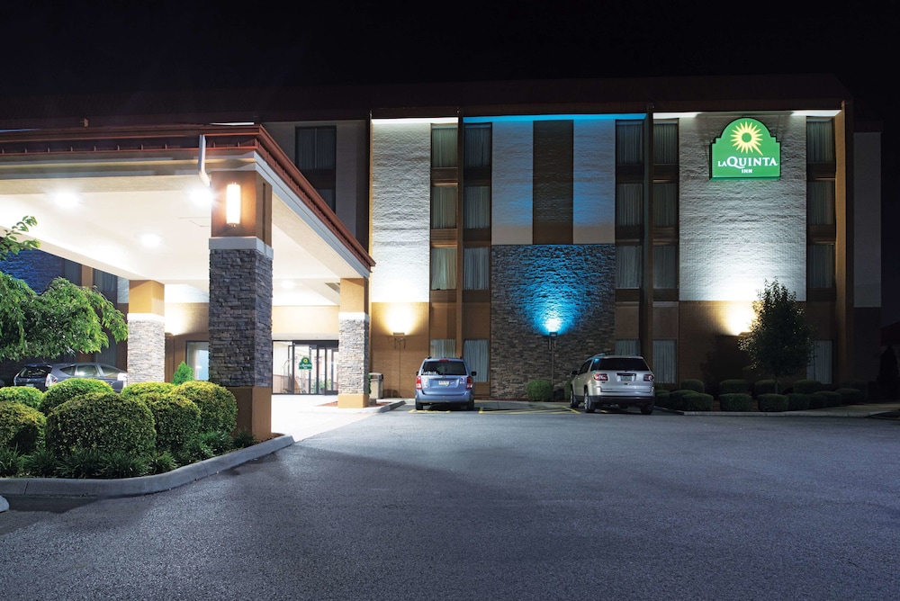 Pet Friendly La Quinta Inn Wytheville in Wytheville, Virginia