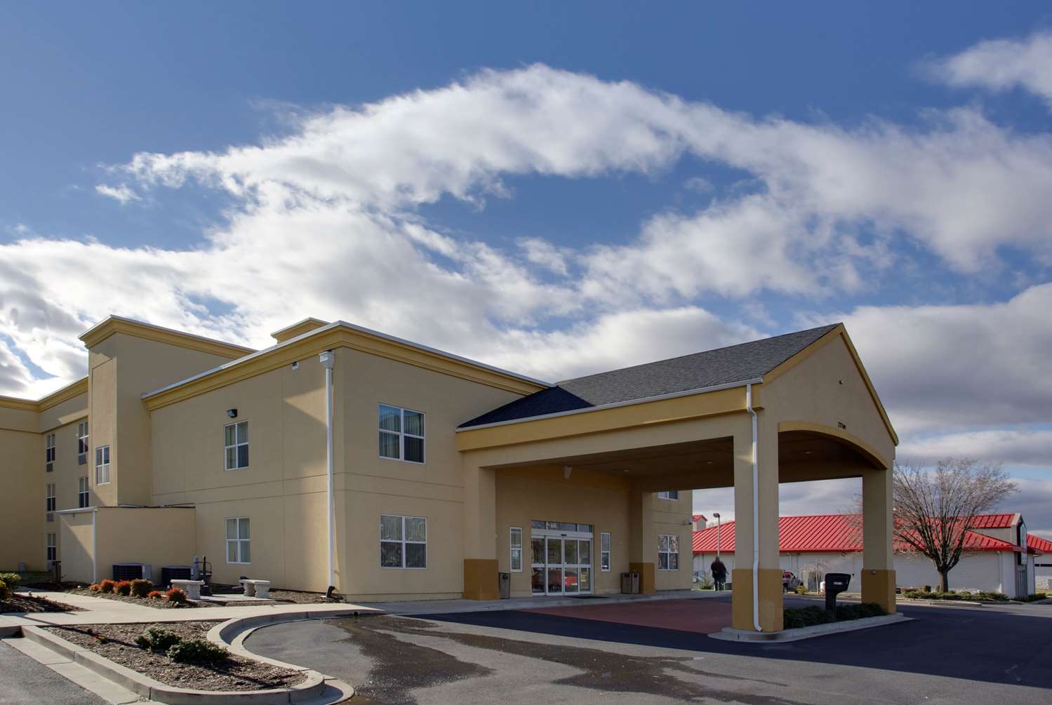 Pet Friendly La Quinta Inn & Suites San Jose Airport in San Jose, California