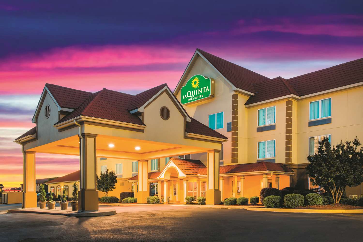 Pet Friendly La Quinta Inn & Suites Russellville in Russellville, Arkansas