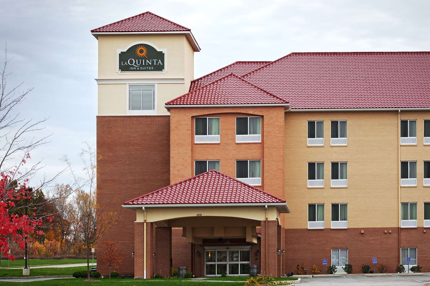 Pet Friendly La Quinta Inn & Suites Indianapolis Airport West in Plainfield, Indiana