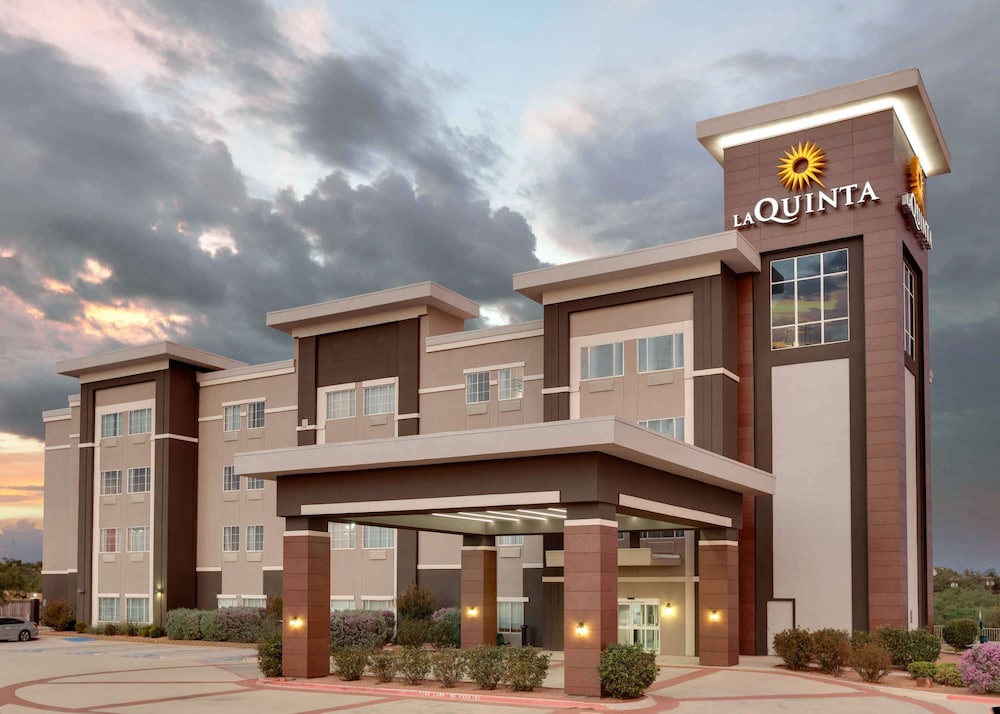 Pet Friendly La Quinta Inn & Suites Big Spring in Big Spring, Texas