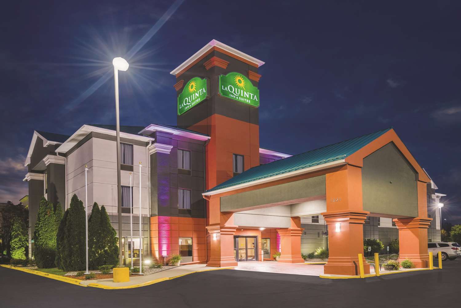 Pet Friendly La Quinta Inn & Suites Louisville  in Louisville, Kentucky