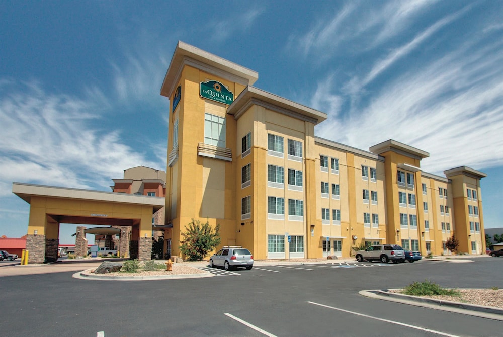 Pet Friendly La Quinta Inn & Suites Denver Gateway Park in Denver, Colorado