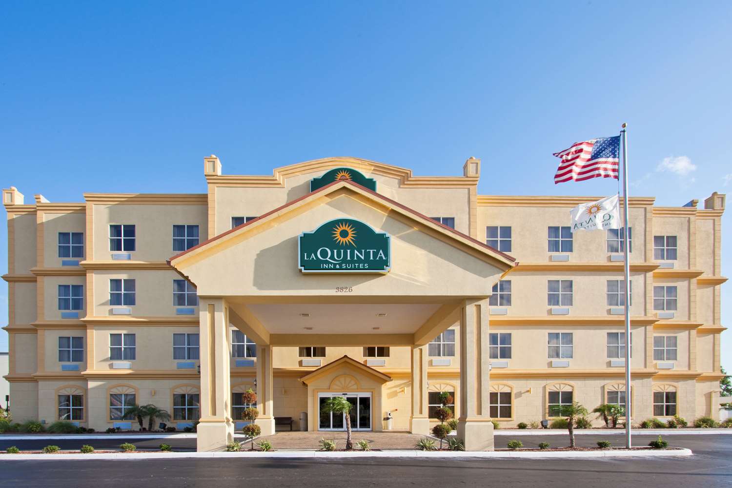 Pet Friendly La Quinta Inn & Suites Tampa Central in Tampa, Florida