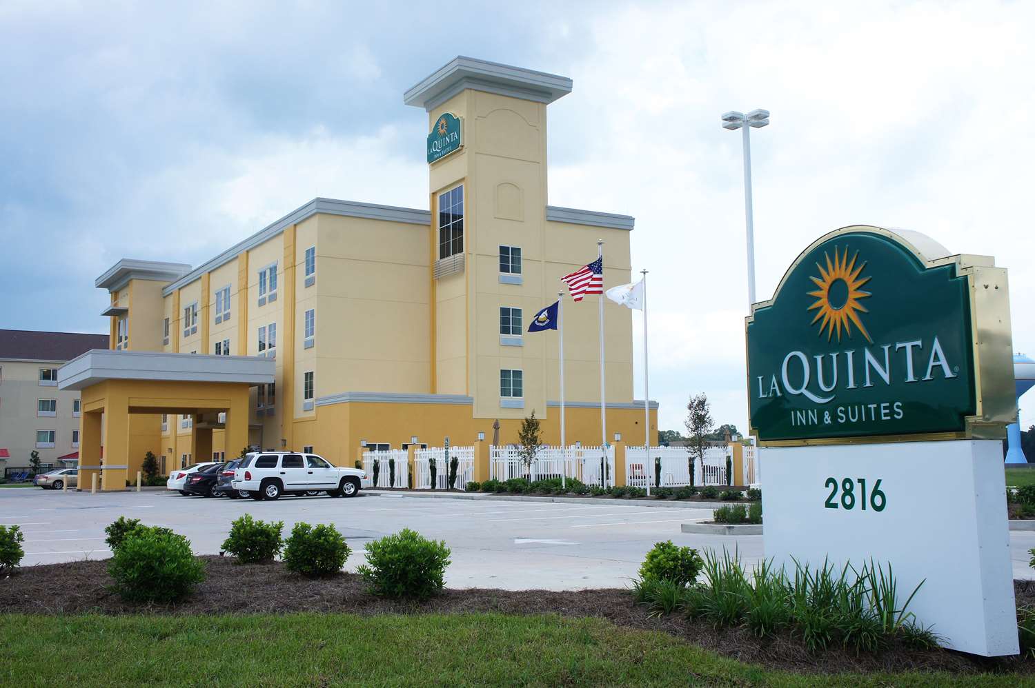 Pet Friendly La Quinta Inn & Suites Gonzales in Gonzales, Louisiana
