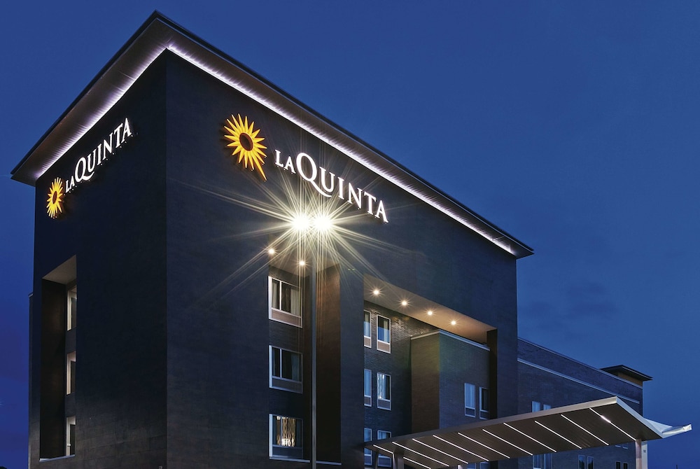 Pet Friendly La Quinta Inn & Suites College Station South in College Station, Texas