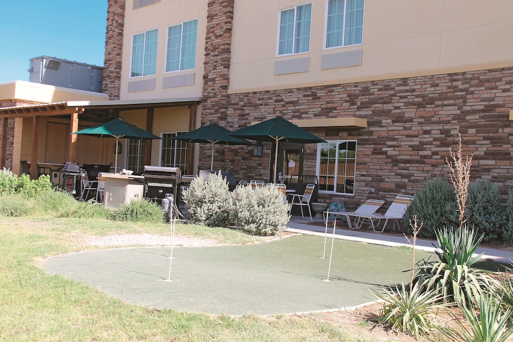 Pet Friendly La Quinta Inn & Suites Pecos in Pecos, Texas