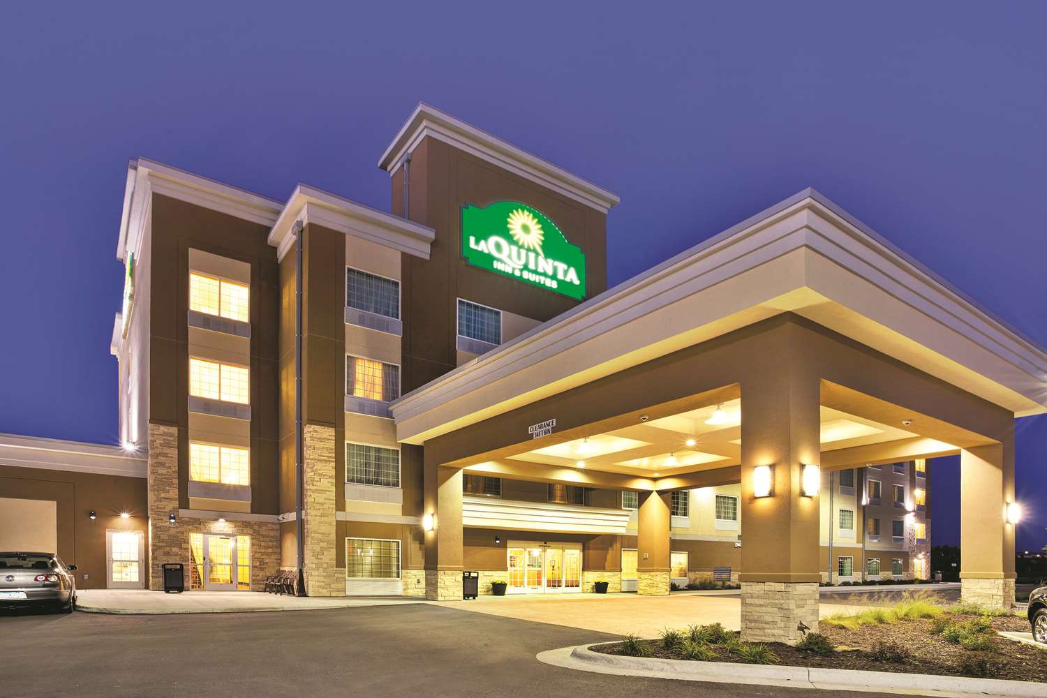 Pet Friendly La Quinta Inn & Suites Rochester in Rochester, Minnesota