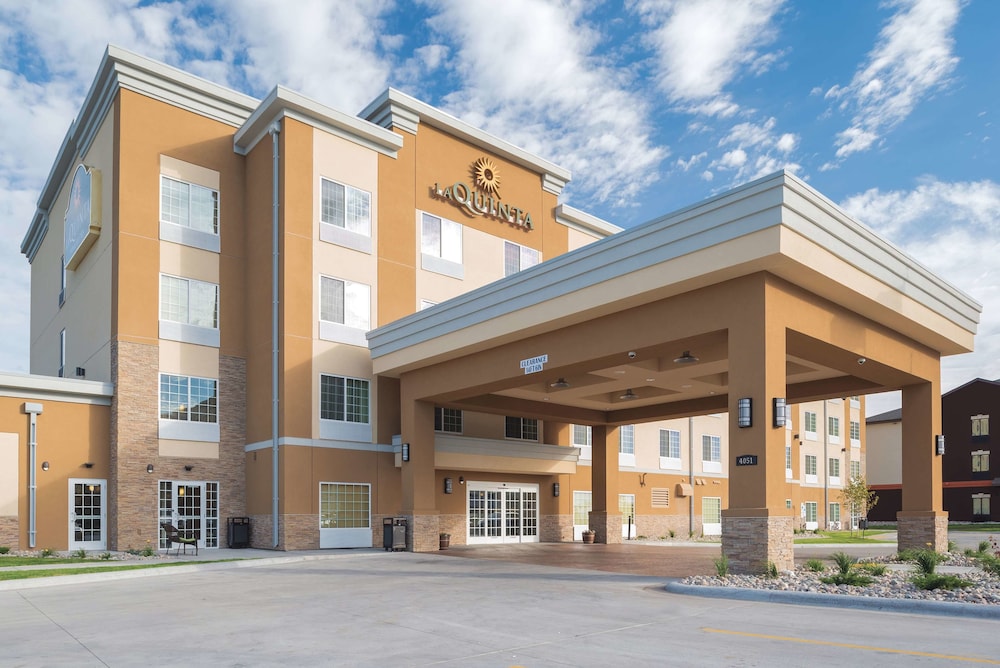 Pet Friendly La Quinta Inn & Suites Grand Forks in Grand Forks, North Dakota