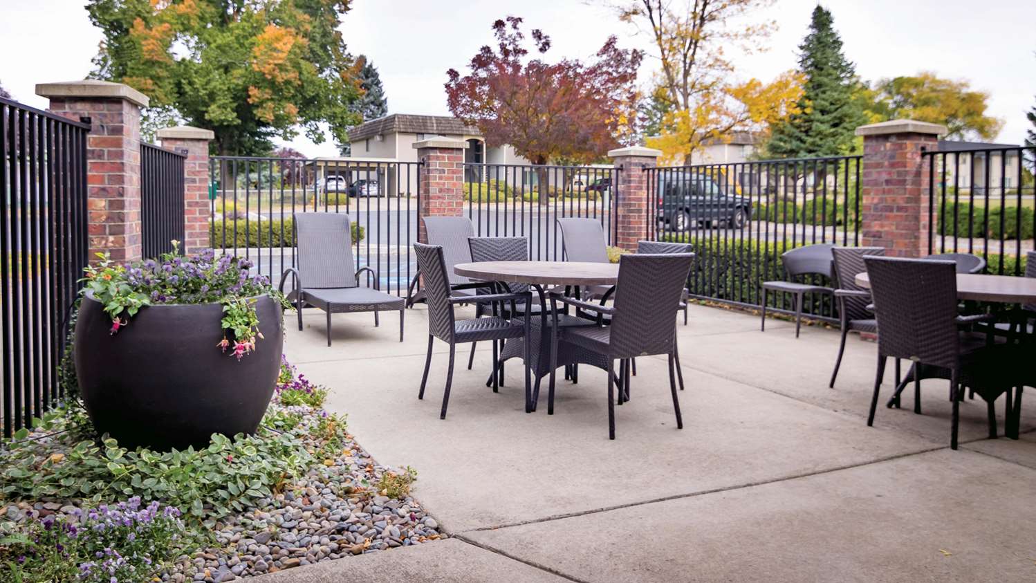 Pet Friendly La Quinta Inn & Suites Spokane North in Spokane, Washington