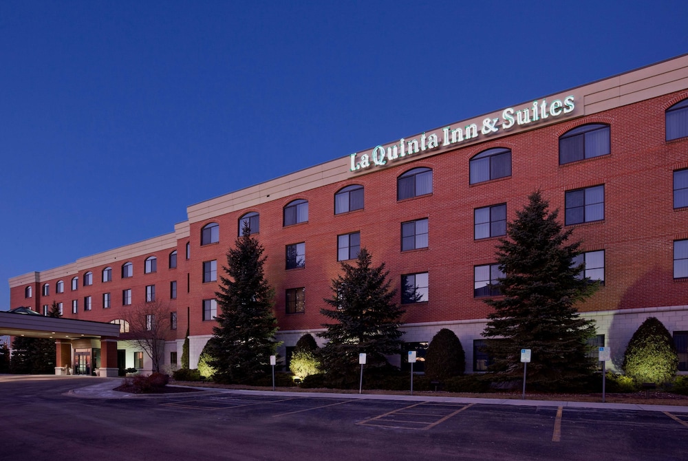 Pet Friendly La Quinta Inn & Suites Madison American Center in Madison, Wisconsin