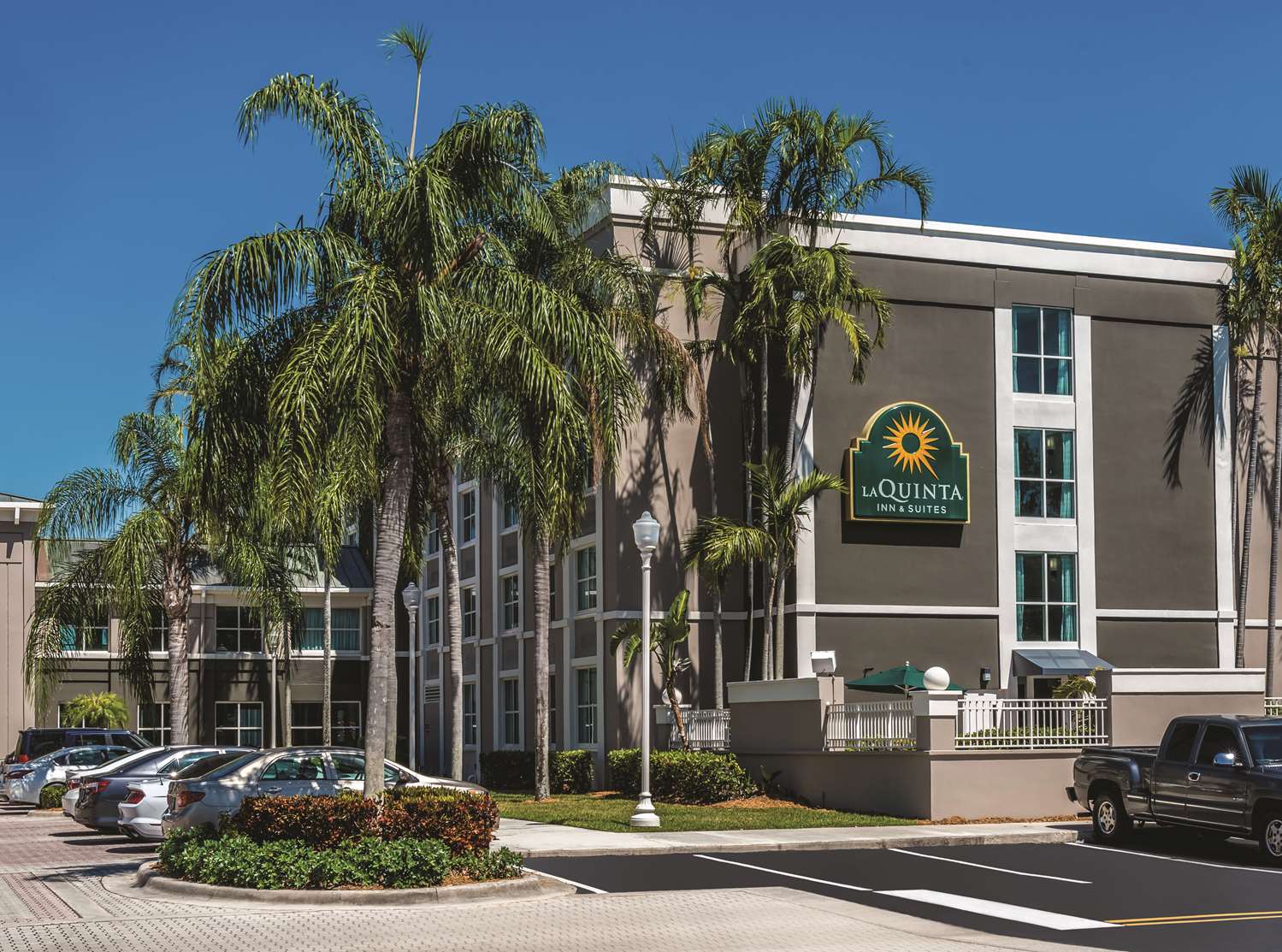 Pet Friendly La Quinta Inn & Suites Plantation at SW 6th St in Plantation, Florida