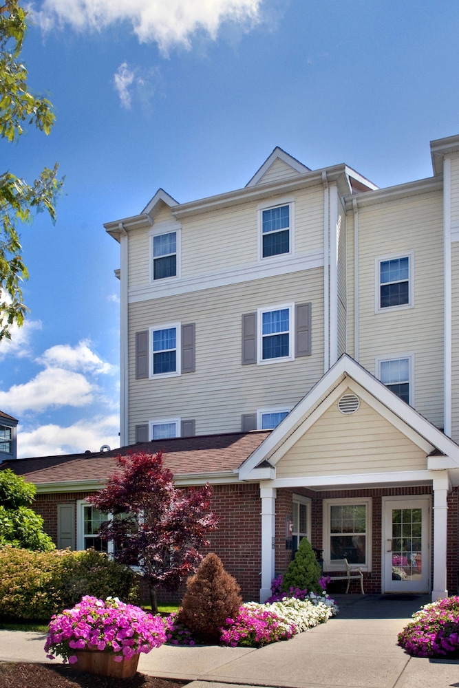 Pet Friendly Towneplace Suites By Marriott Boston North Shore/danvers in Danvers, Massachusetts