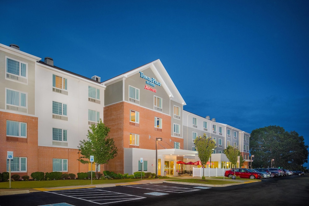Pet Friendly Towneplace Suites By Marriott Providence North Kingstown in North Kingstown, Rhode Island