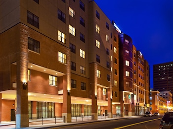 Pet Friendly Residence Inn By Marriott Syracuse Downtown At Armory Square in Syracuse, New York