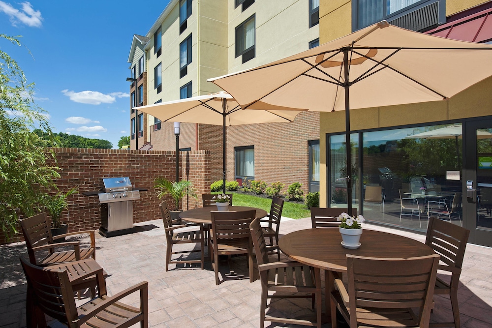 Pet Friendly Towneplace Suites By Marriott Bethlehem Easton/lehigh Valley in Easton, Pennsylvania