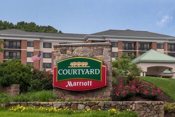 Pet Friendly Courtyard By Marriott Newark-University Of Delaware in Newark, Delaware