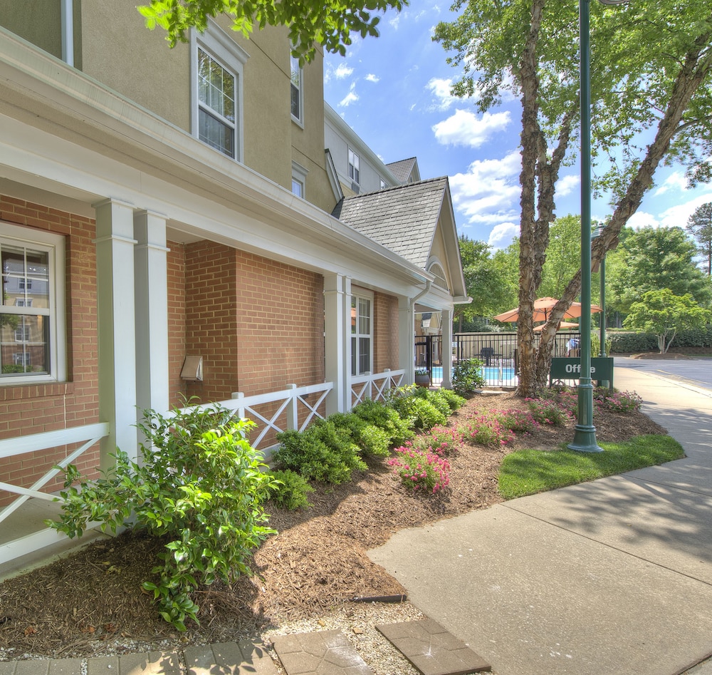 Pet Friendly Towneplace Suites By Marriott Raleigh Cary/weston Parkway in Cary, North Carolina