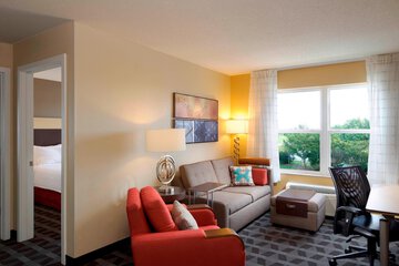 Pet Friendly Towneplace Suites By Marriott Jacksonville in Jacksonville, North Carolina