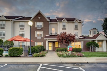 Pet Friendly Towneplace Suites By Marriott Cleveland Westlake in Westlake, Ohio