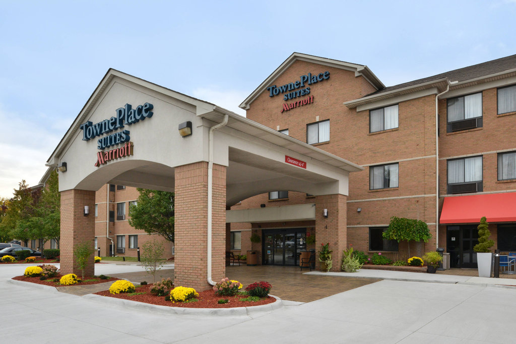 Pet Friendly Towneplace Suites By Marriott Detroit Warren in Warren, Michigan