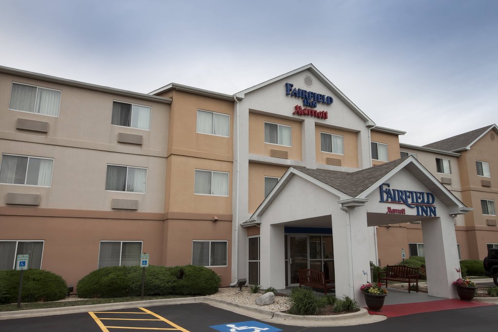 Pet Friendly Fairfield Inn By Marriott Joliet South in Joliet, Illinois