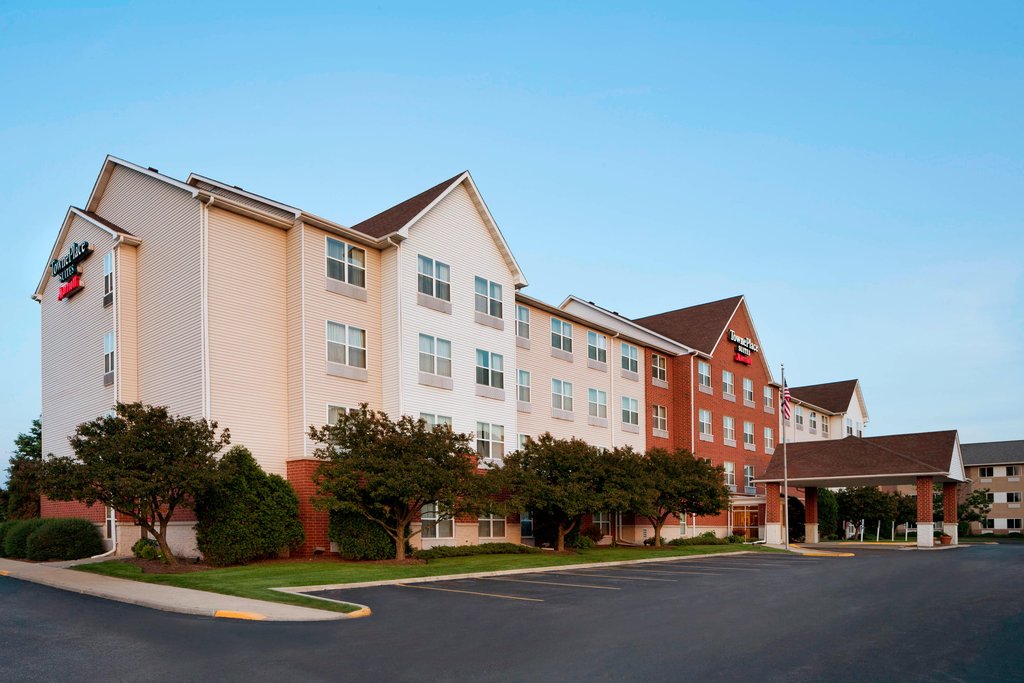Pet Friendly Towneplace Suites By Marriott Chicago Naperville in Naperville, Illinois